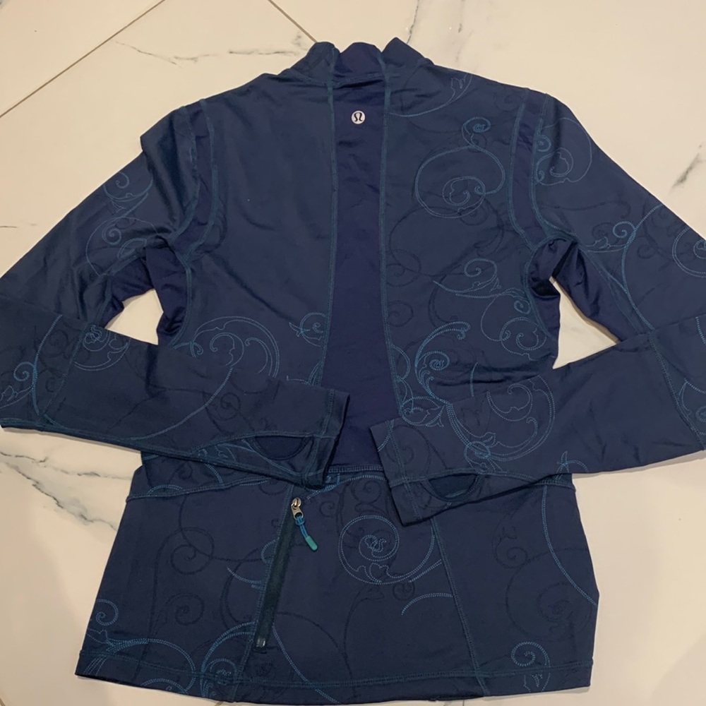 Lululemon top